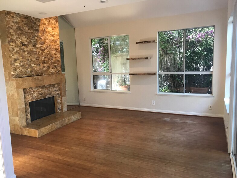 Living Room/Gas Fireplace - 2681 Pala Mesa Ct