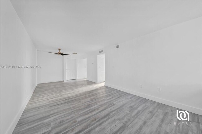 Building Photo - 910 Jefferson Ave