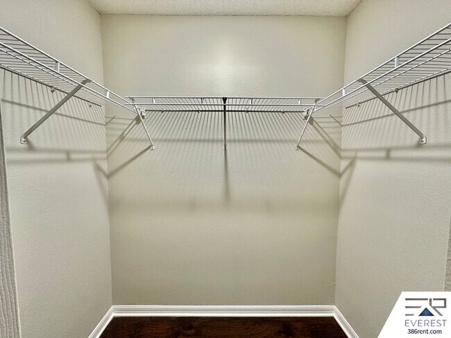 Building Photo - 32 Pierce Ln