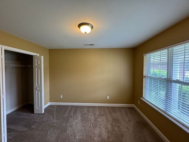 Building Photo - Hampton Cove home with EV Plug
