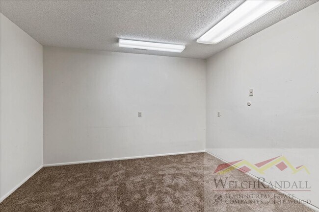 Building Photo - Your Ideal 4-Bed Layton Home - Style, Space & Location!