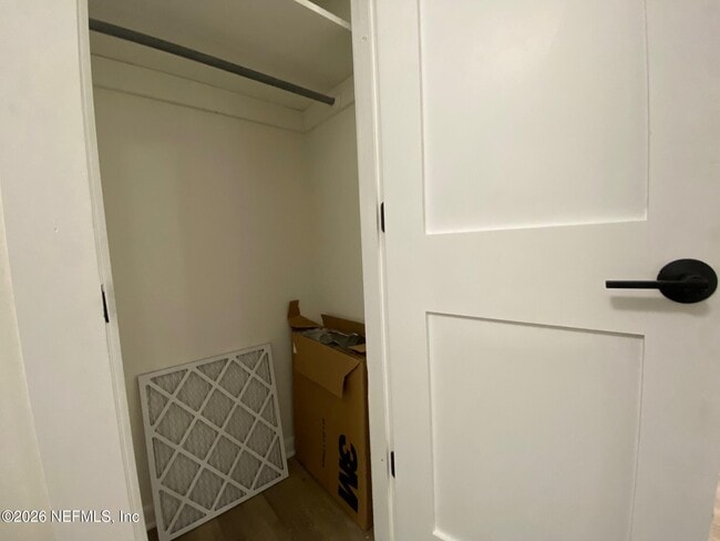 Building Photo - 1539 Bentin Dr N