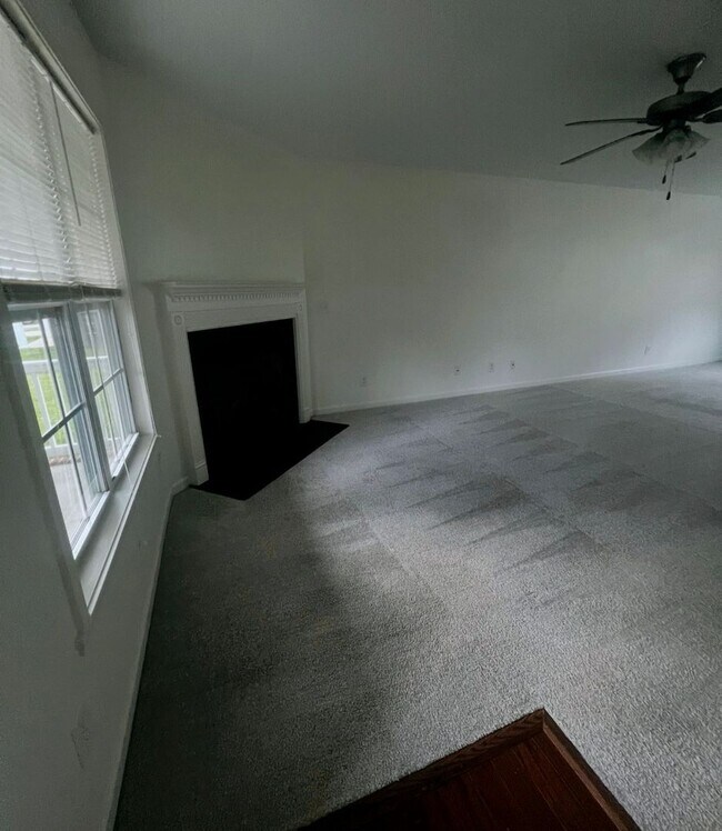 Building Photo - 3 bedroom Greensboro Rental with Attached Garage