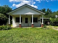 Building Photo - Adorable 2 bedroom home