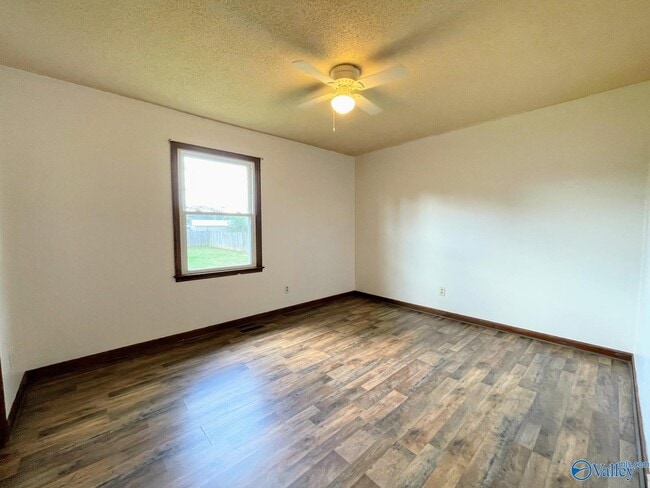 Building Photo - 112 Hazelwood Dr