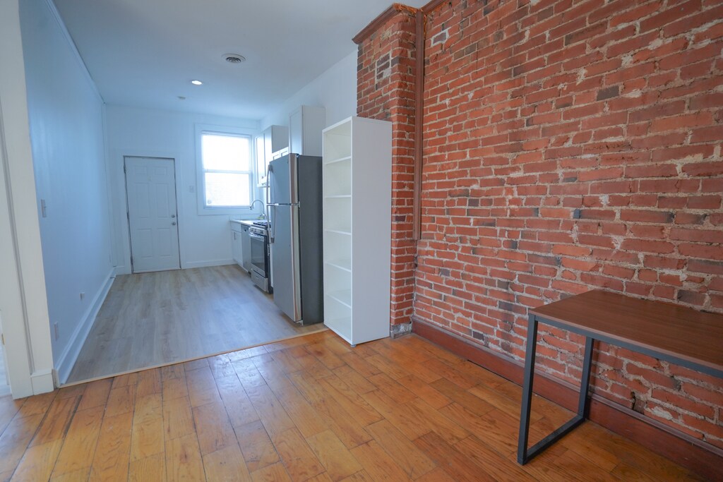 Building Photo - 5943 Kingsbury Ave