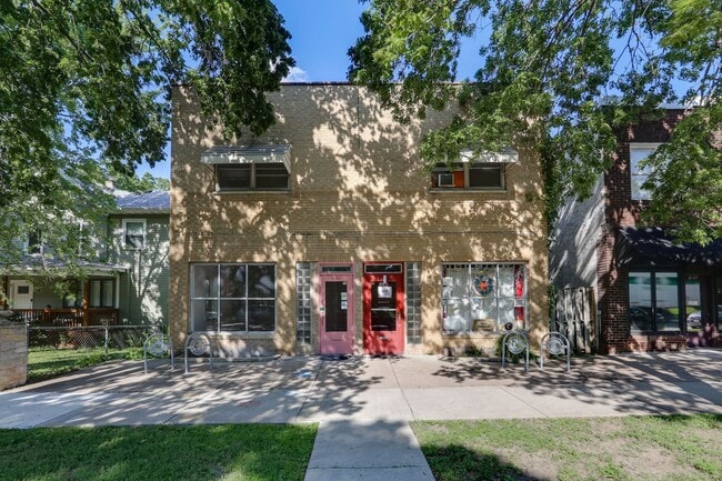 Building Photo - Prime Commercial Space on Minnehaha Avenue!