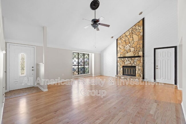 Building Photo - 661 St Lucia Cove