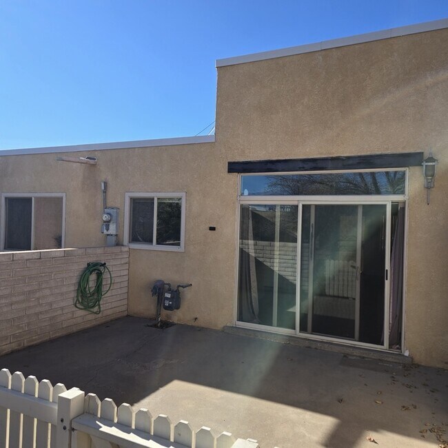 Building Photo - 55+ Community, Condo for rent