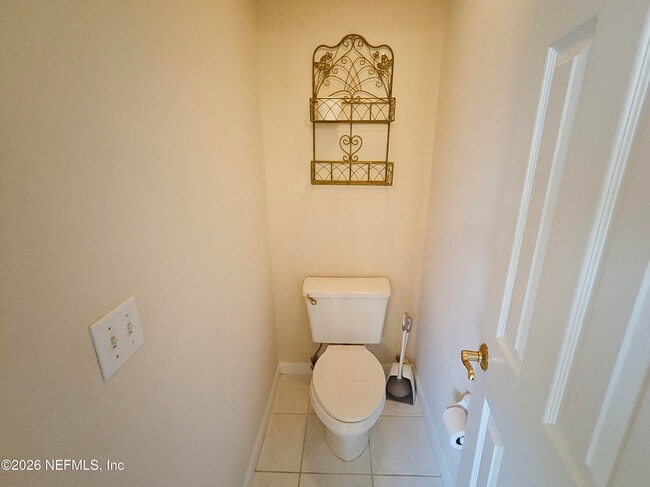 Building Photo - 1563 Lakeway Dr