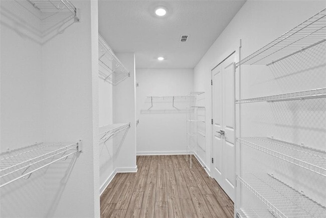 Building Photo - 5834 S MacDill Ave