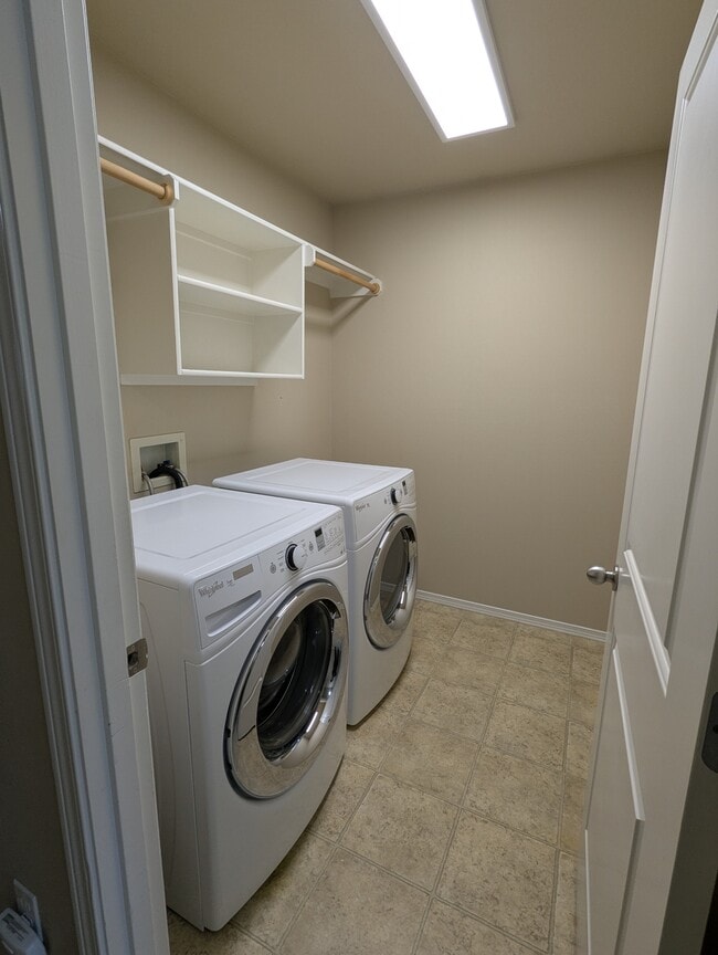 Building Photo - 20565 Sun Meadow Way