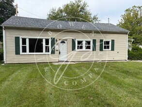 Building Photo - 3-Bedroom South Toledo Home with 2 Full Ba...