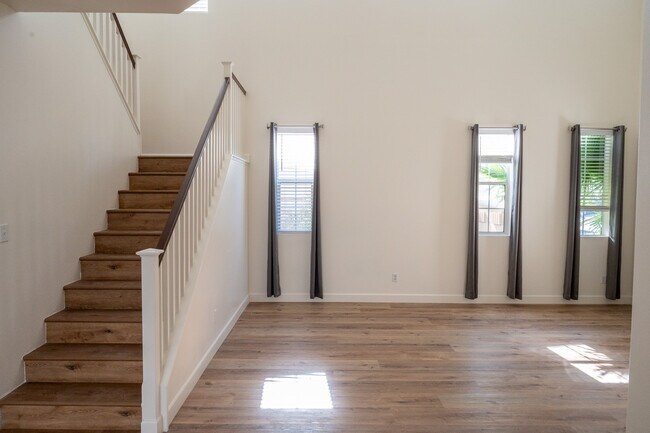 Building Photo - 15747 Roan Rd