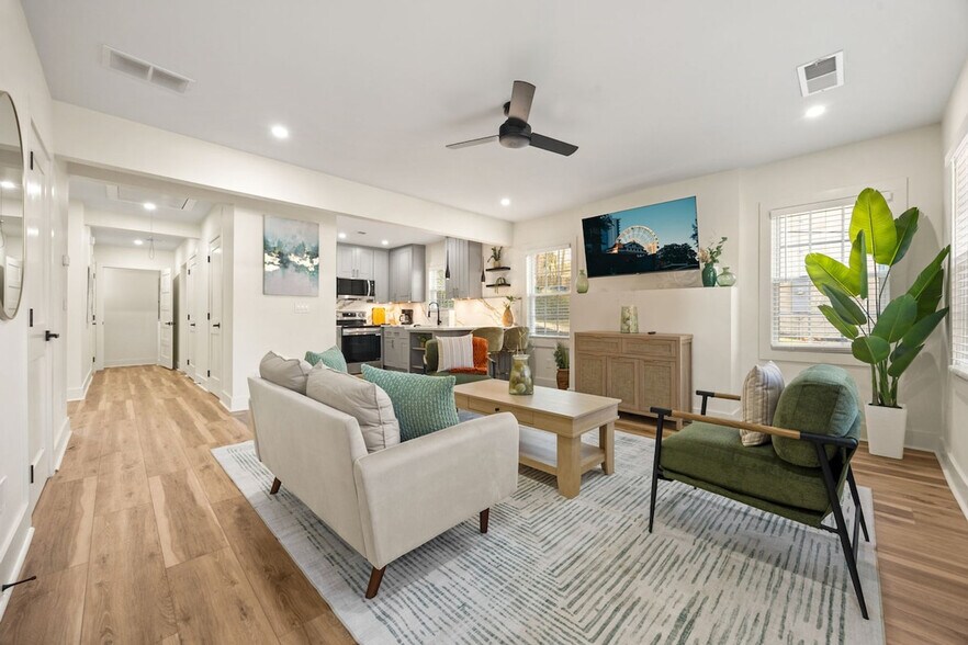 Building Photo - 1550 Mayflower Ave SW