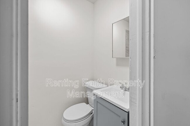 Building Photo - 6724 2nd Ave S