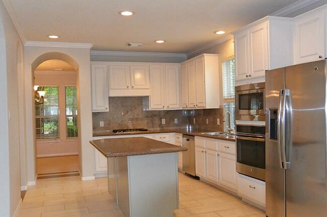 Building Photo - 23606 Rollinford Ln