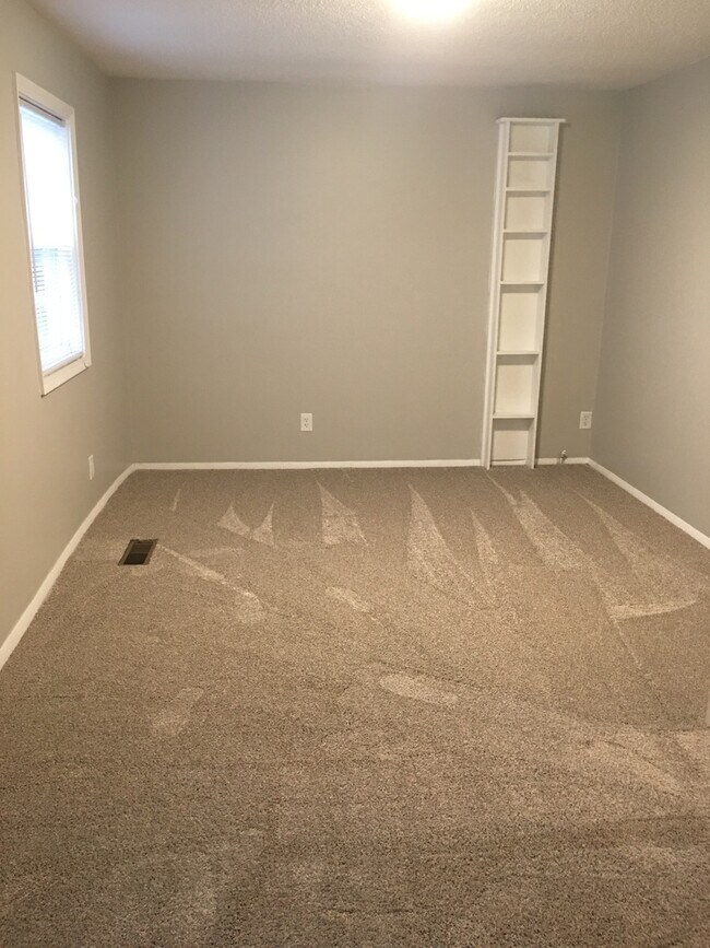 Building Photo - Great 4 Bedroom Home for Lease!