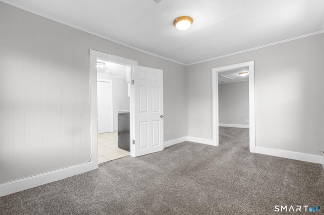 Building Photo - 19 Woodbridge Ave