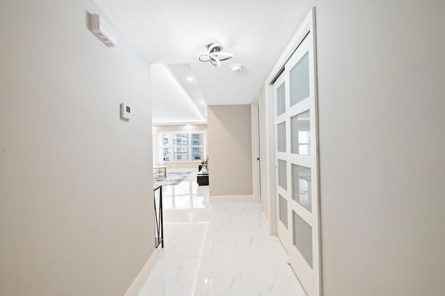 Building Photo - 3850 Galt Ocean Dr