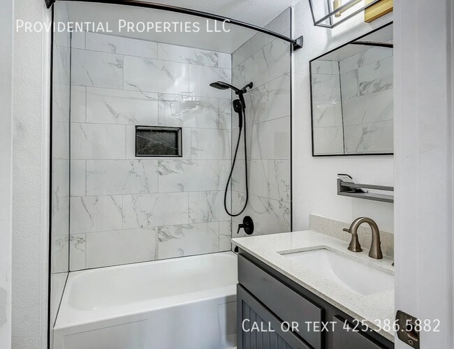 Building Photo - 10932 NE 60th St