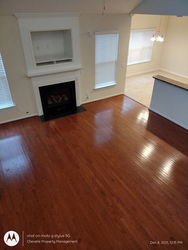 Building Photo - Beautiful 5 bedroom FOR RENT