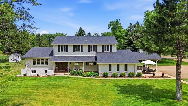 Building Photo - Charming Updated Farmhouse with Incredible Mountain Vistas