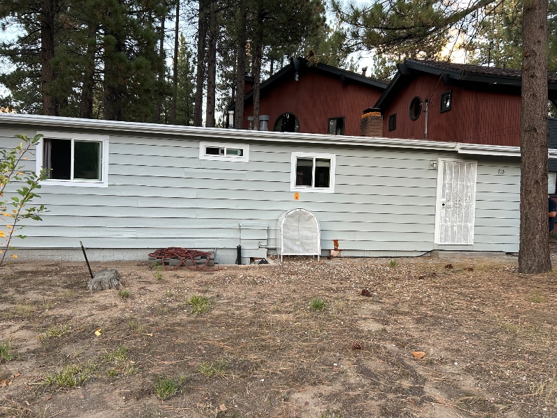 Building Photo - 715 Chipmunk Ln