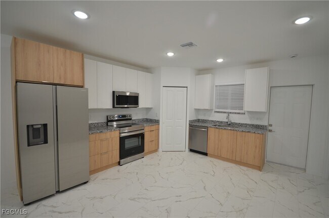 Building Photo - 2181 Mitchell Ct