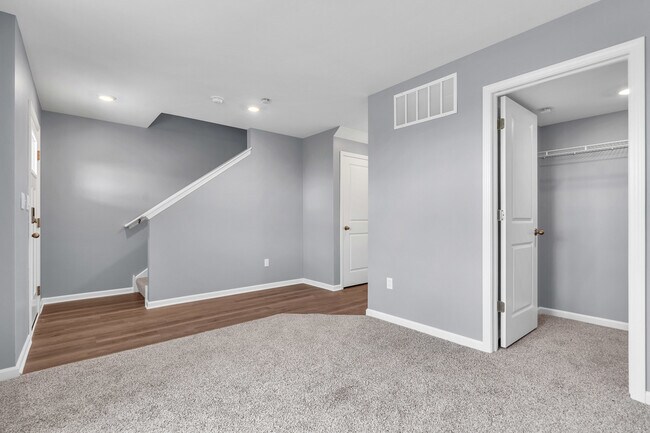 Building Photo - 1556 Sequoia Wy