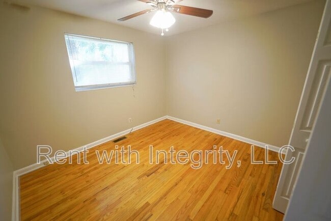 Building Photo - 1804 Skyland Dr