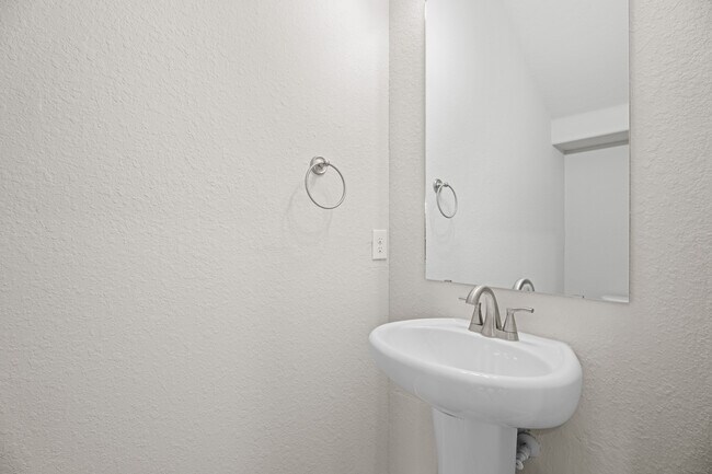 Building Photo - 21543 Sir Walter Ln