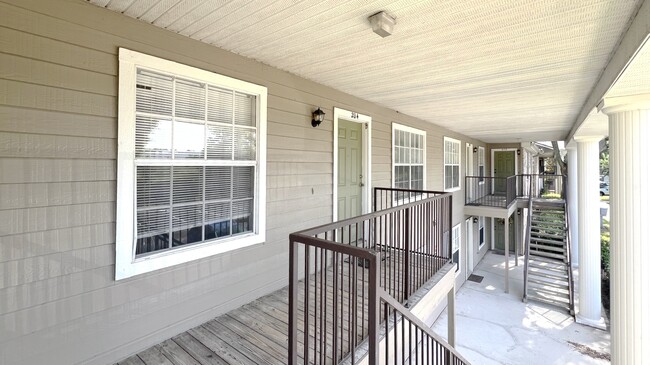 Building Photo - 164 Reserve Cir