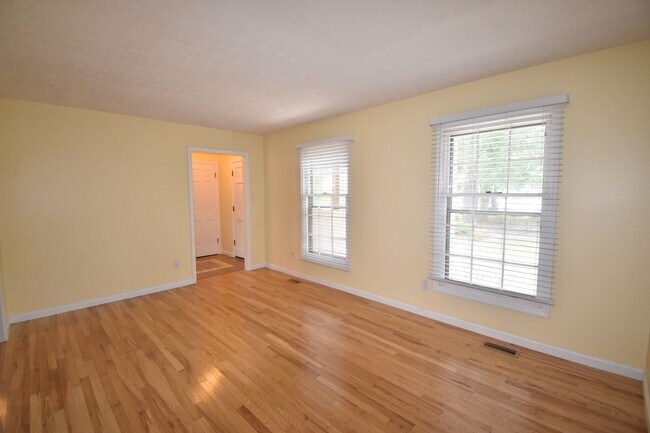 Building Photo - 333 McFadyen Dr