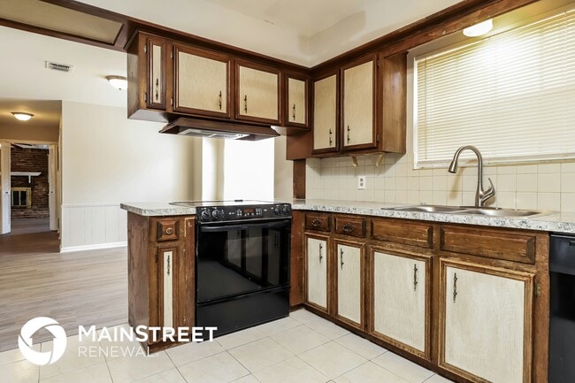 Building Photo - 1707 Corral Dr