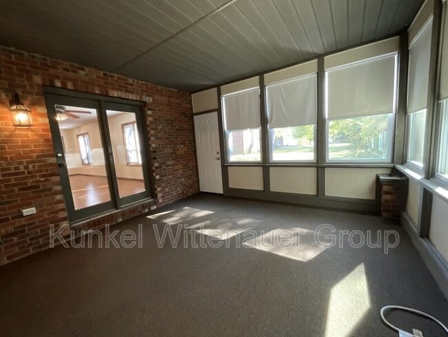 Building Photo - 9 Old Orchard Ln