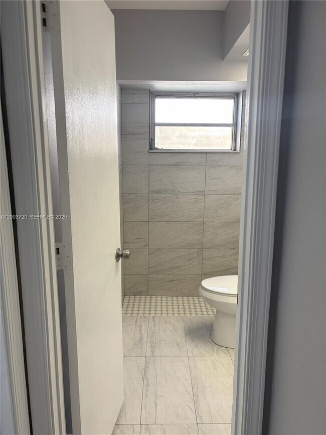 Building Photo - 8444 NW 23rd Manor