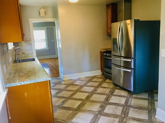 Building Photo - 1122 Channing Ave