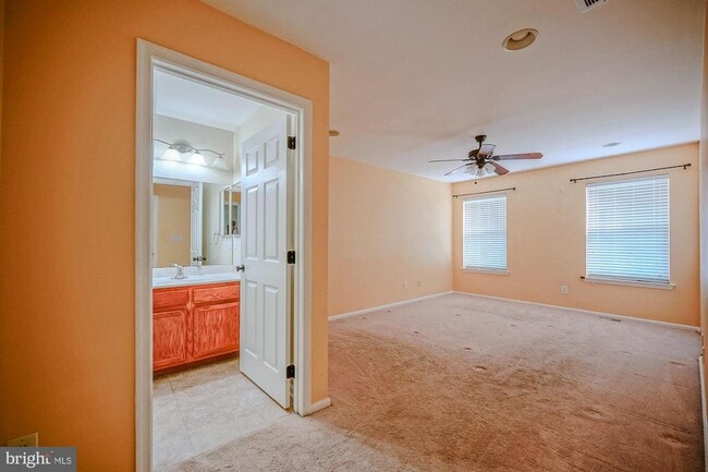 Building Photo - 3908 Grenwich Ln