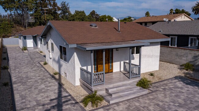 Front House & Back House - 2843 Rosanna St