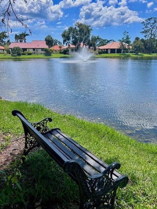 Building Photo - 230 Laurel Hollow Dr