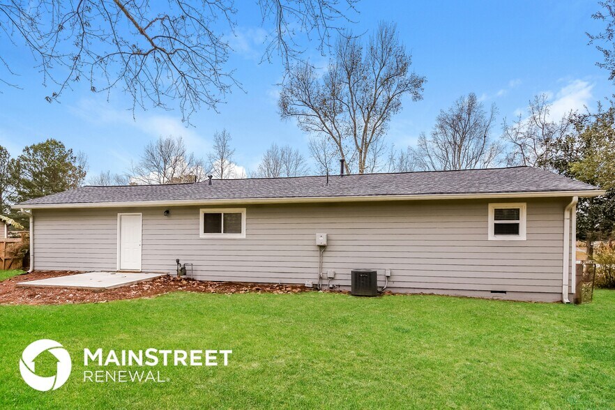 Building Photo - 3715 Meadowview Dr