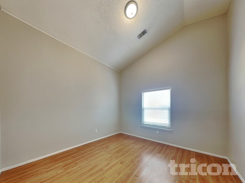 Building Photo - 6936 Sweetbriar Ave NW