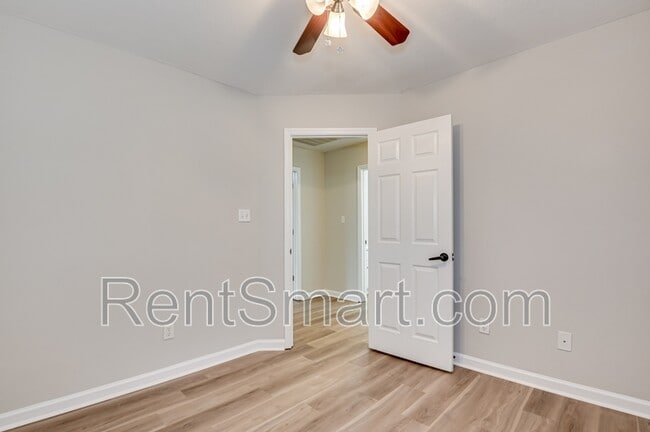 Building Photo - 4705 E Creek Mill Ct