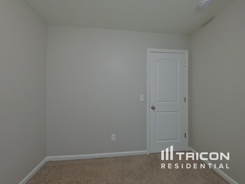 Building Photo - 171 Tybo Dr