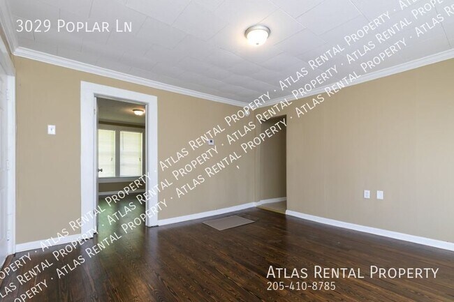 Building Photo - 3029 Poplar Ln