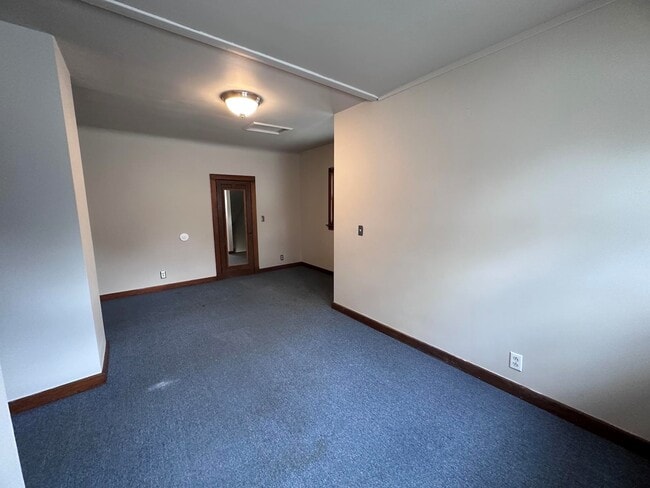 Building Photo - 101 Buchanan-