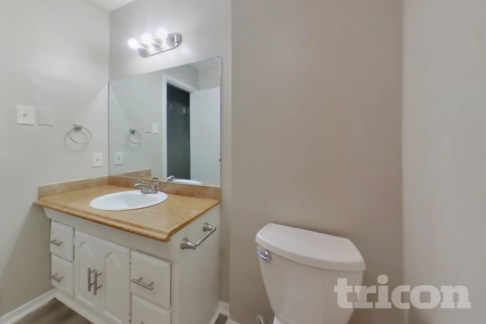 Building Photo - 7331 Millbrae Ln