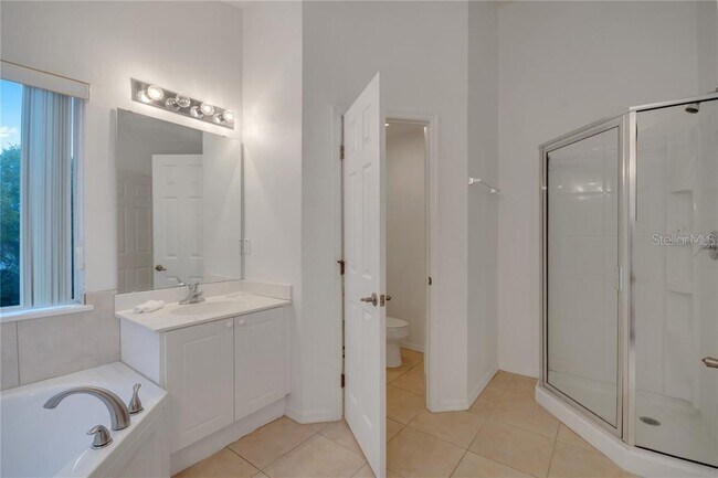 Building Photo - 2714 Club Cortile Cir