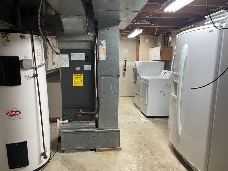 Building Photo - 3211 Creston Ct